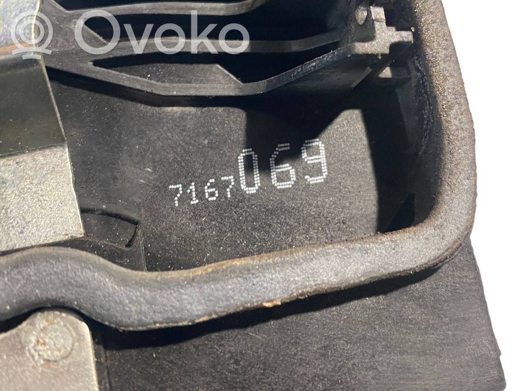 Aizmugurē slēdzene