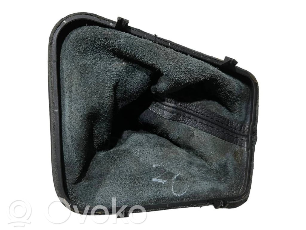 Ātrumu pārslēgšanas sviras dekoratīvā apdare (āda, uzgalis)