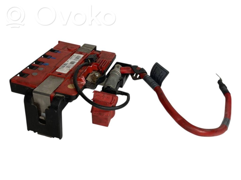 Positive wire connection assembly