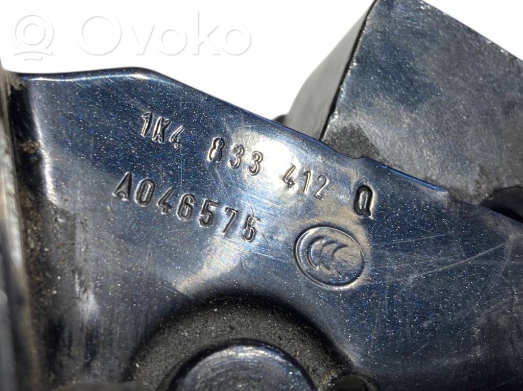 Aizmugurē apakšējā vira (eņģe)