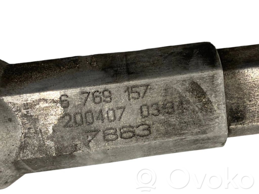 Stūresrata ass krustsavienojums