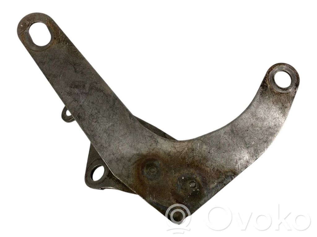 Cita veida dzinēja nodalījuma detaļa