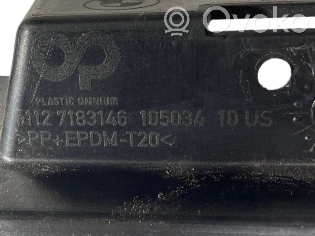 Apakšējā bampera daļa