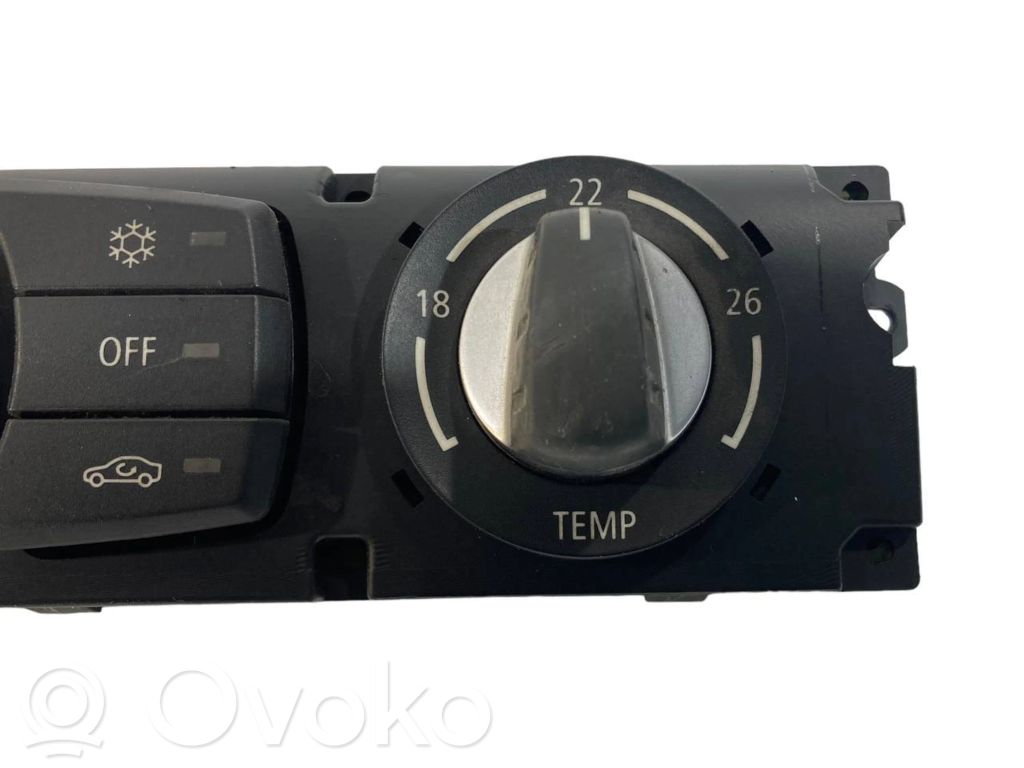 Air conditioning / climate control / interior heating control unit (in the passenger compartment)
