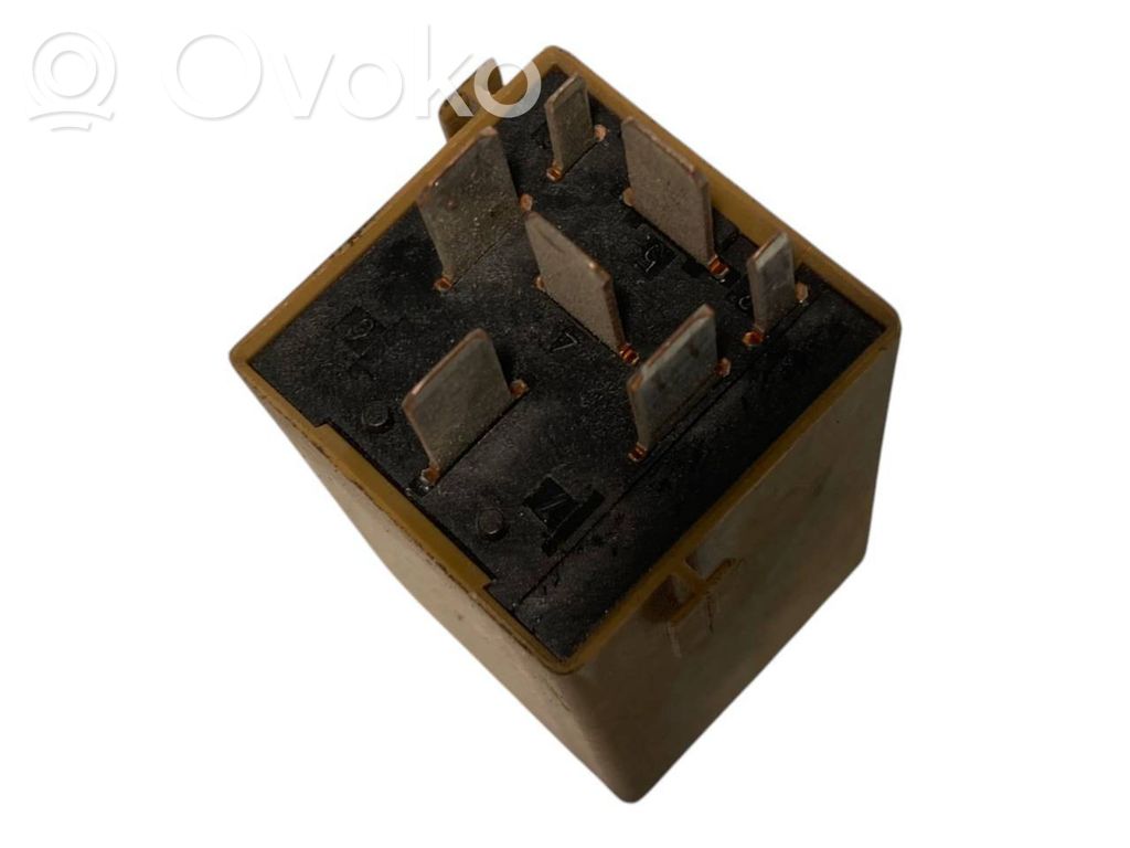 Window wiper relay