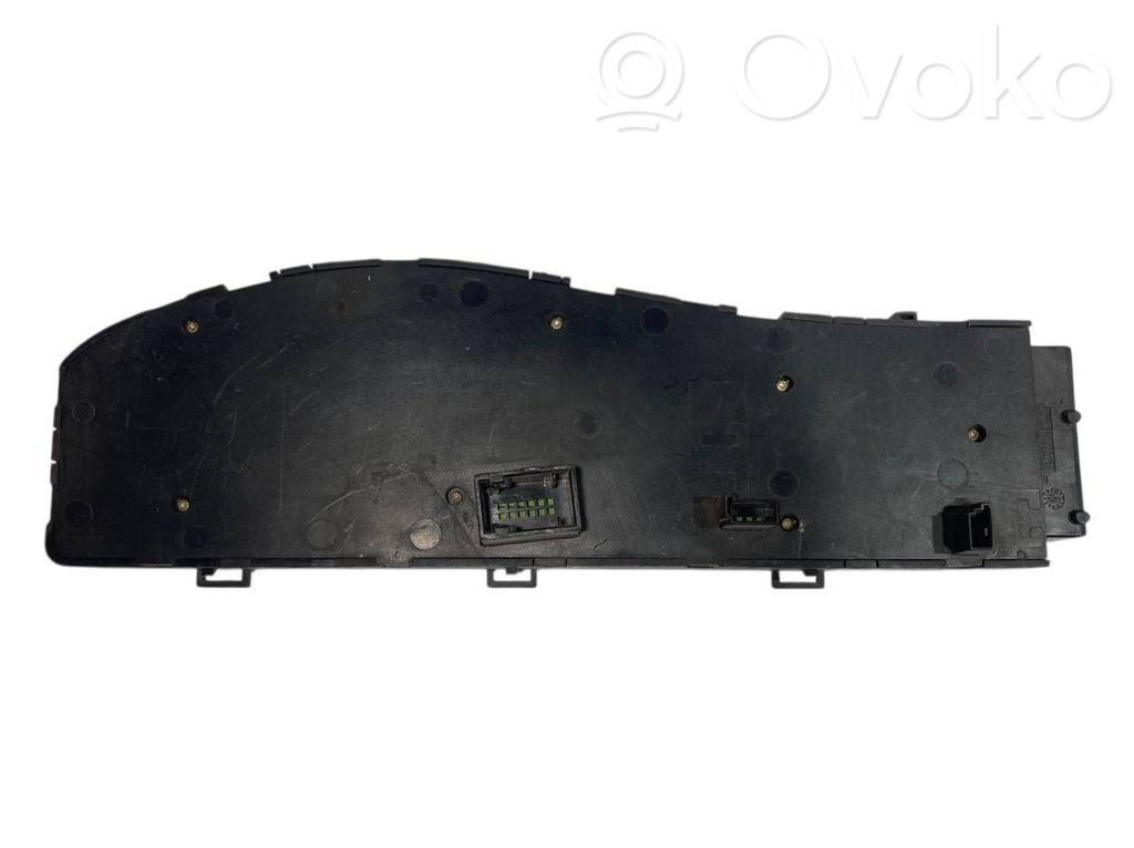 Seat adjustment switch(es)