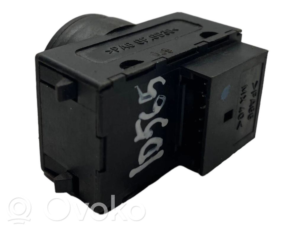 Seat adjustment switch(es)
