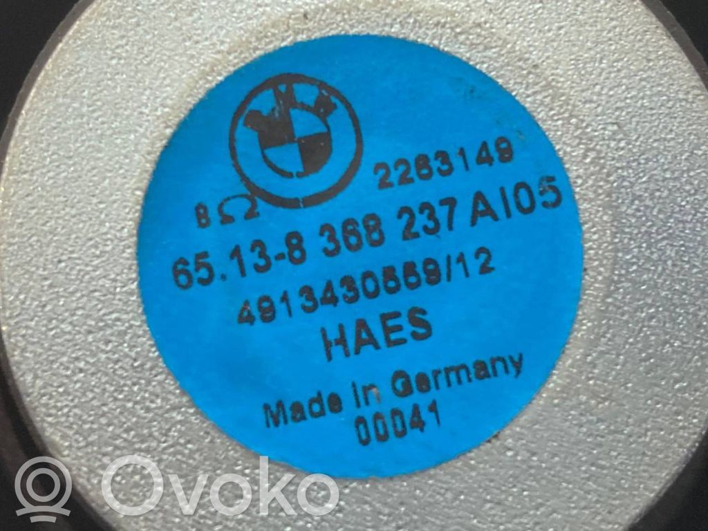 Skaļrunis (-i) priekšējās durvīs