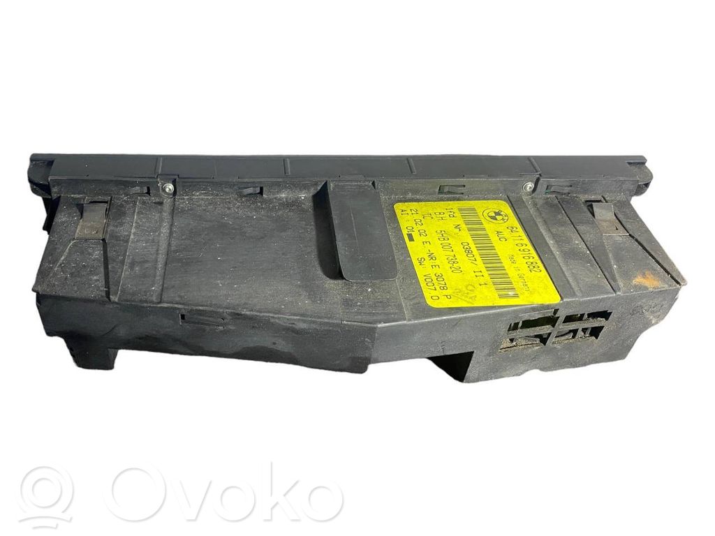Air conditioning / climate control / interior heating control unit (in the passenger compartment)