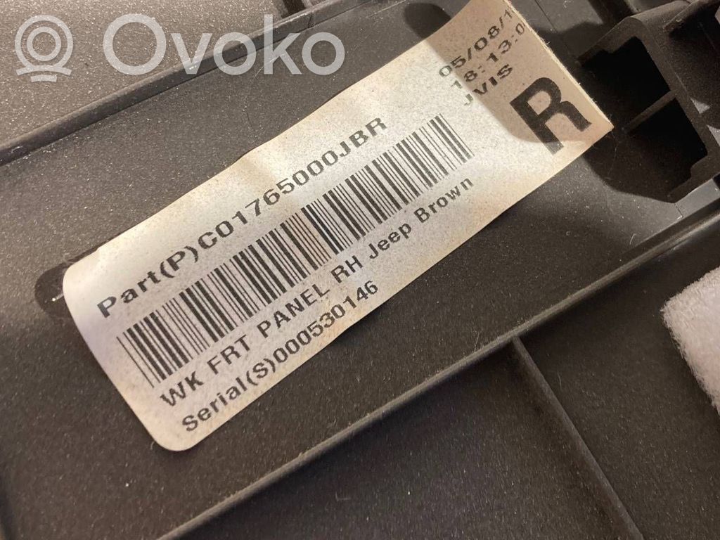 Sānu dekoratīvā apdare (priekšā)