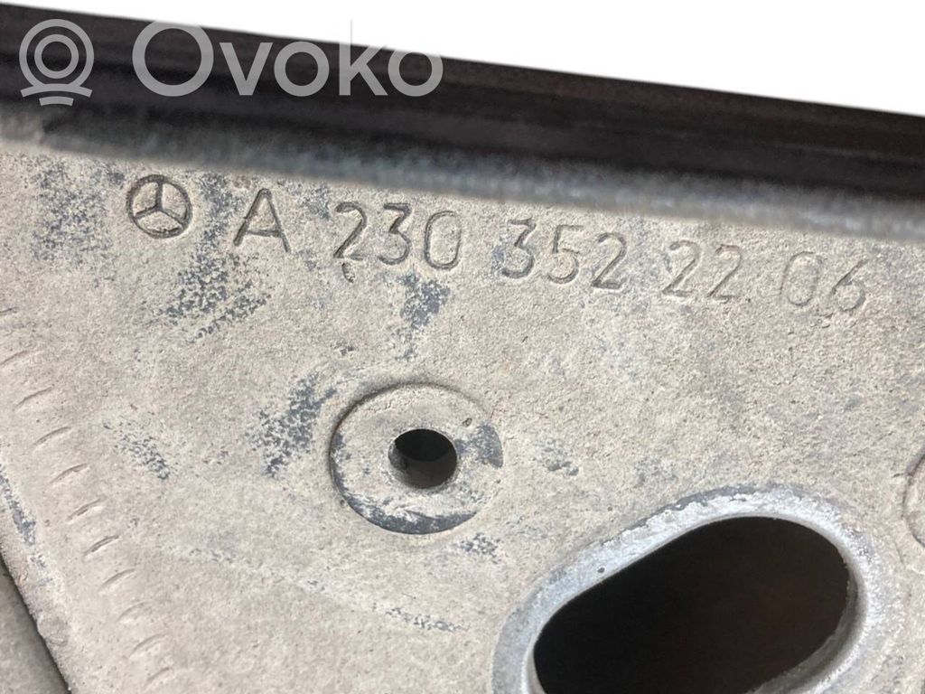 Pusrāmis aizmugurējais / priekšējais