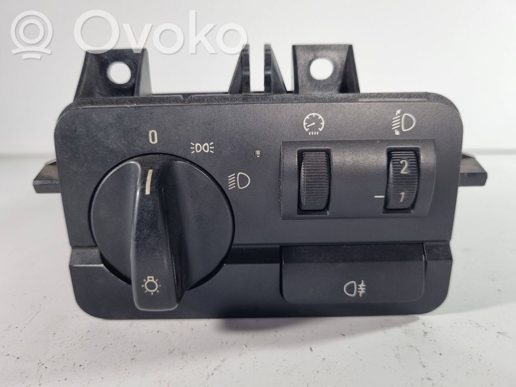 Headlight switch