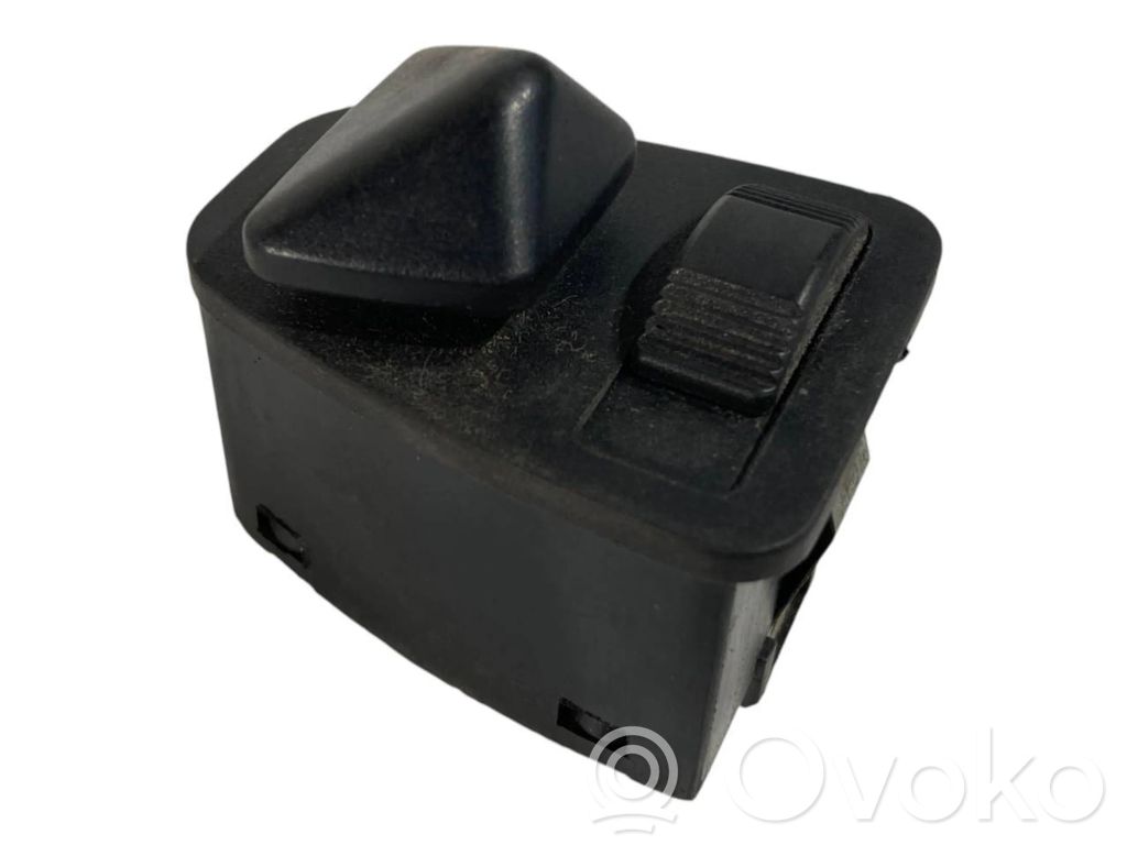 Side mirror switch