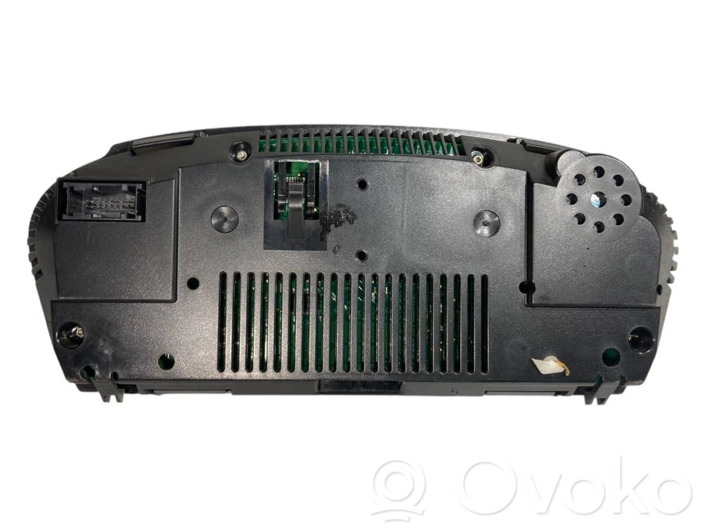 Speedometer (in the instrument panel)