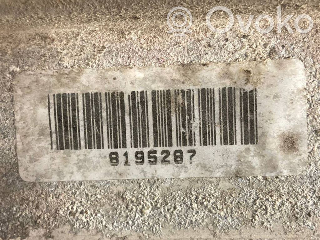 Priekšpusē bampera sija / balka