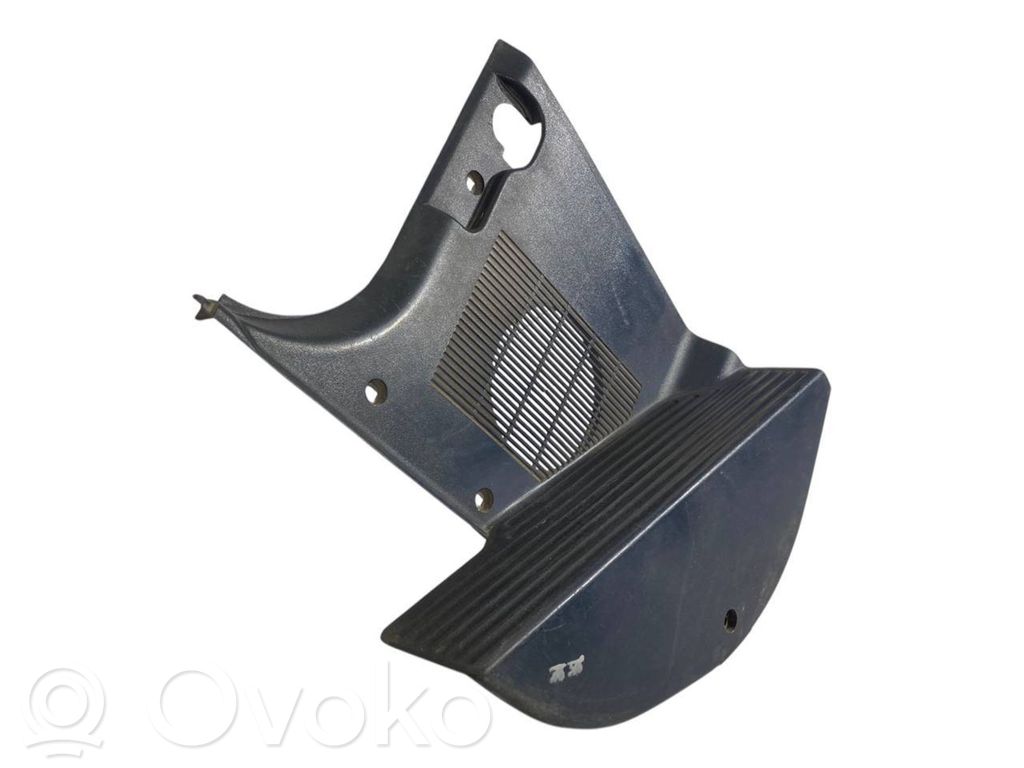 Kāju zonas sānu dekoratīvā apdare