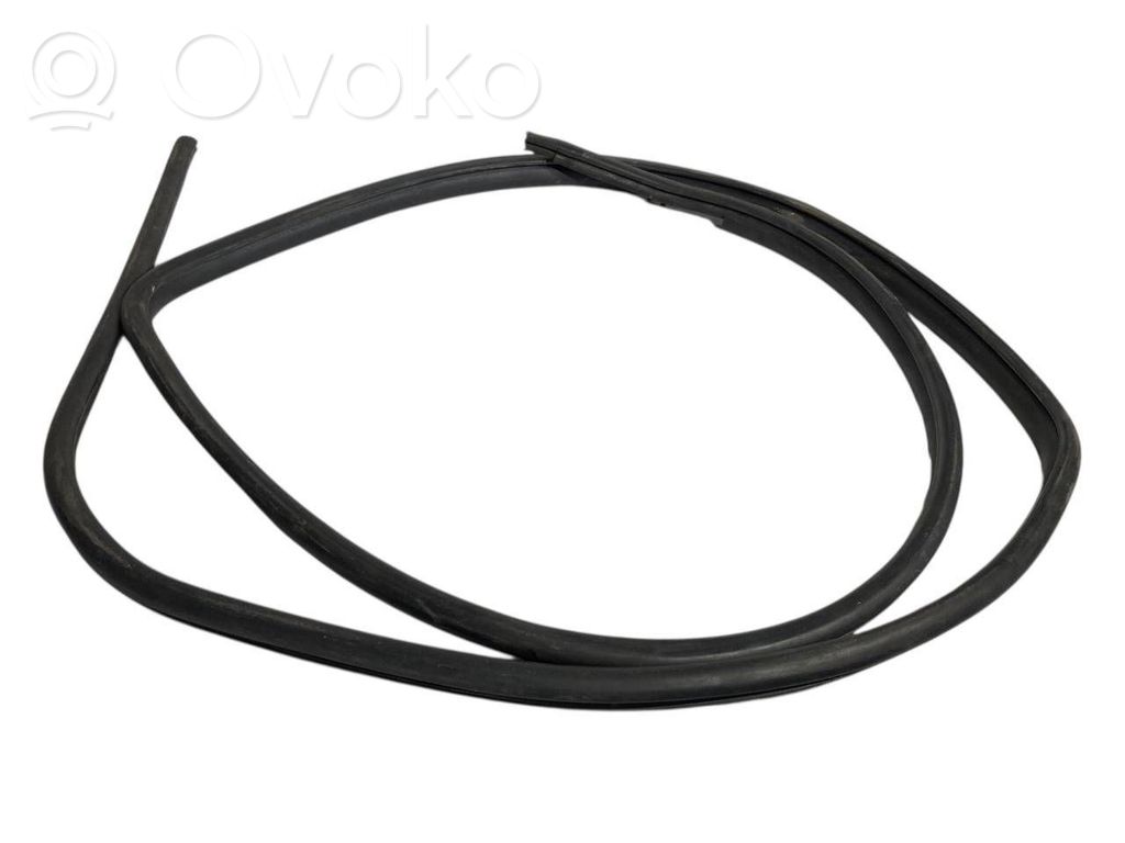 Priekšpusē apdares gumija (virsbūvē)