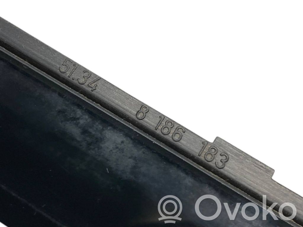 Mazais stikls "A" aizmugurējās durvīs