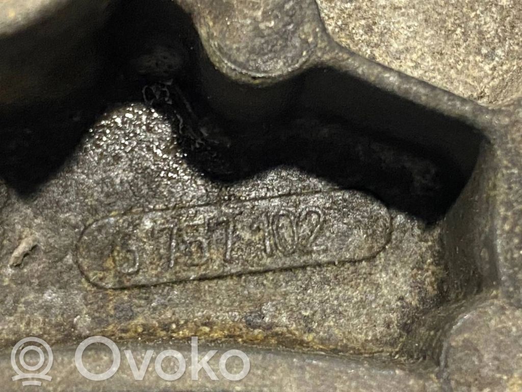 Transmission mounting bracket
