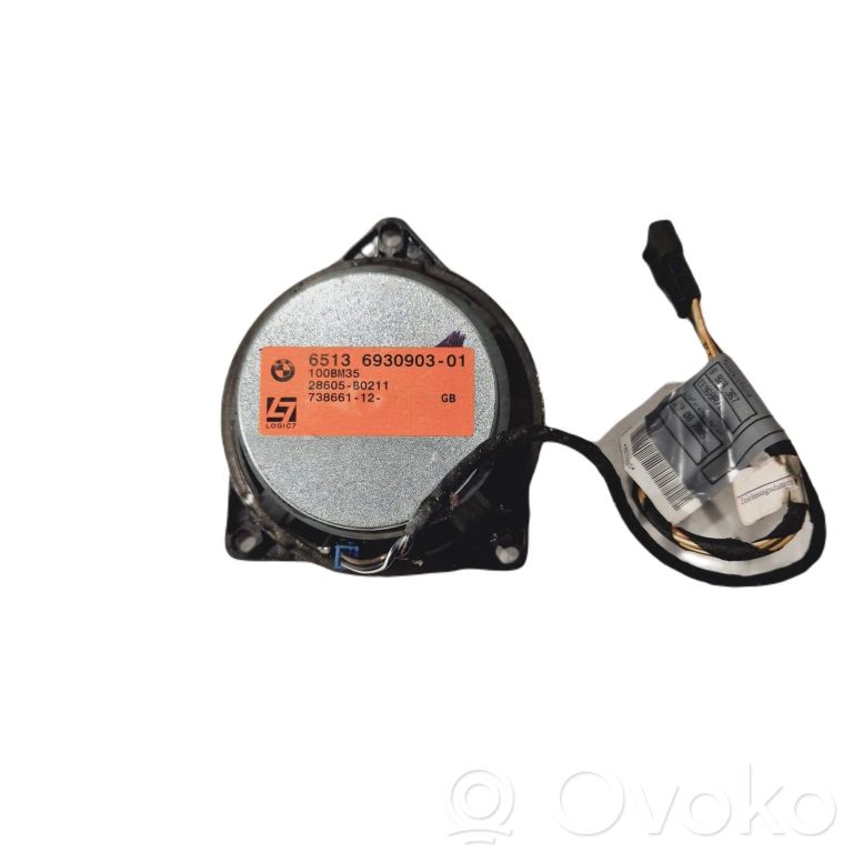 Augsto frekvenču skaļrunis (-i) priekšējās durvīs