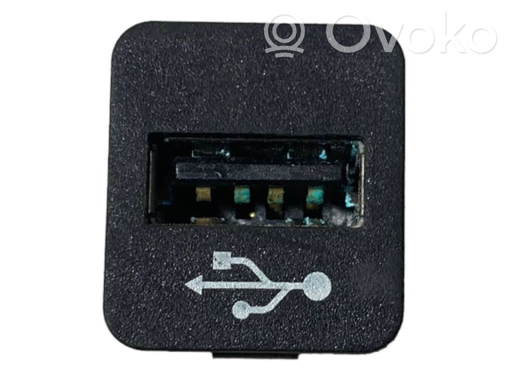 USB savienotājs