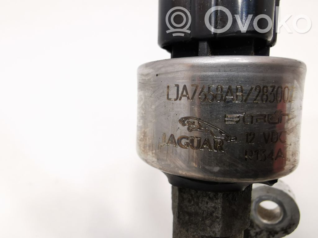 Air conditioner pipe(s) / hose(s)