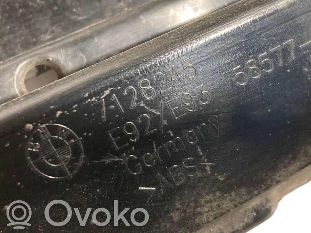 Rear bumper mounting bracket