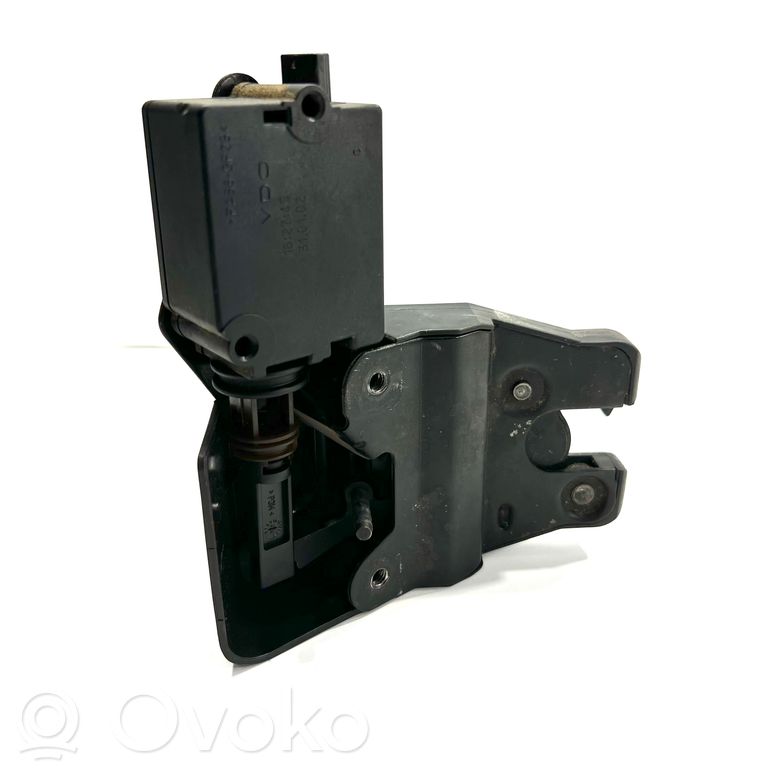 Rear cover lock