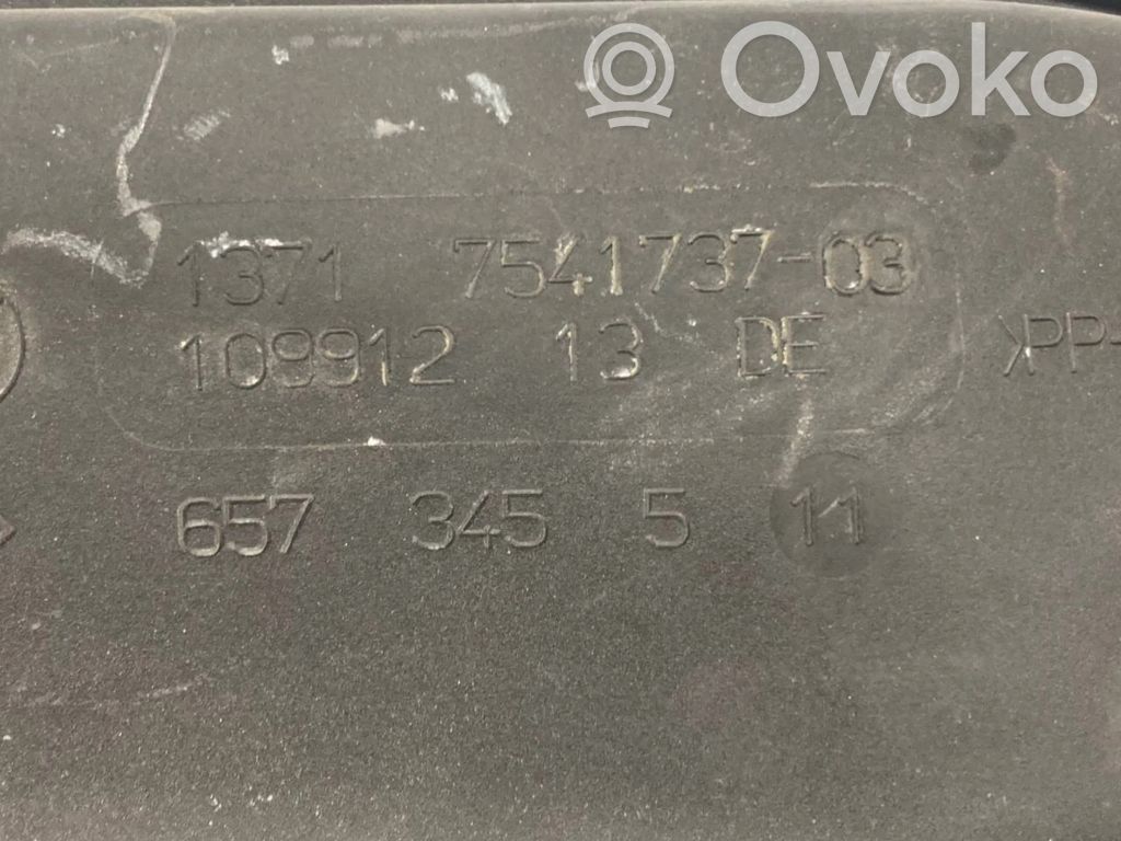 Air intake duct details