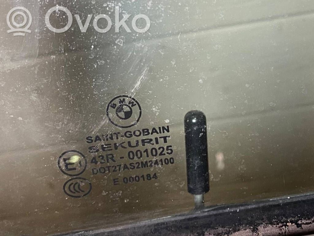 Aizmugurējās durvis