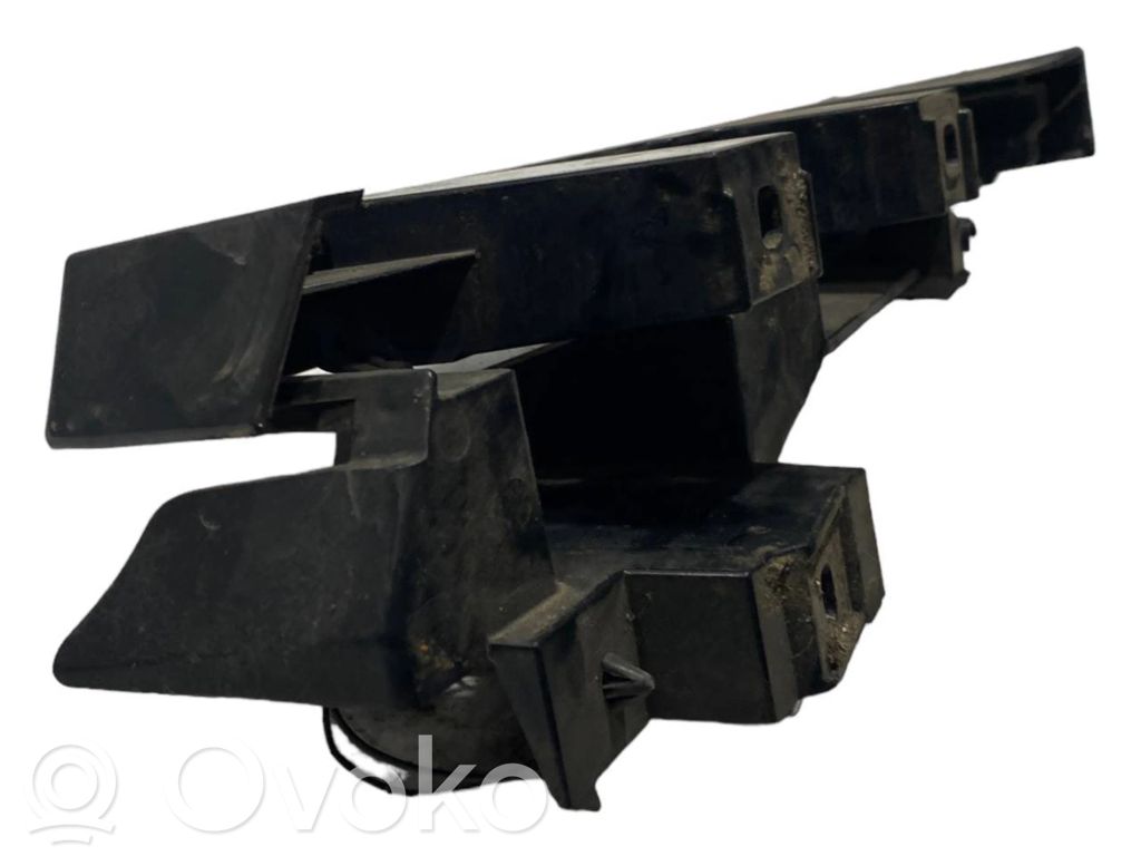 Rear bumper mounting bracket