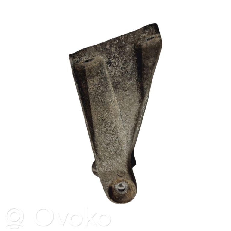 Dzinēja nostiprināšanas stiprinājums-kronšteins