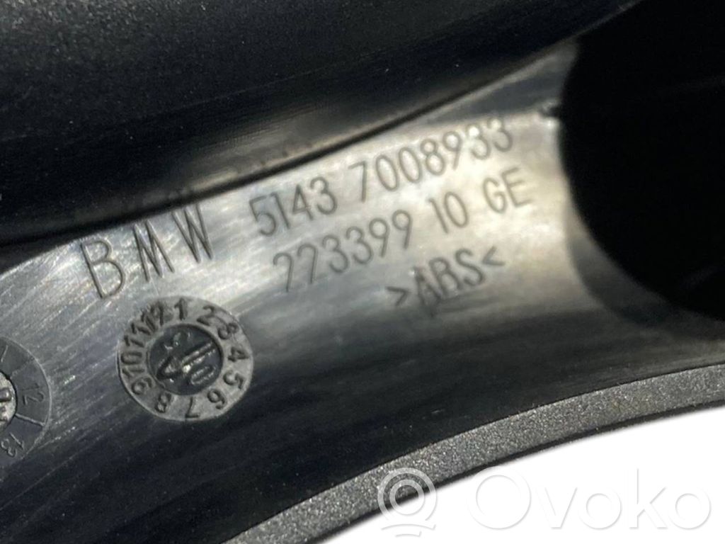 Engine hood release handle
