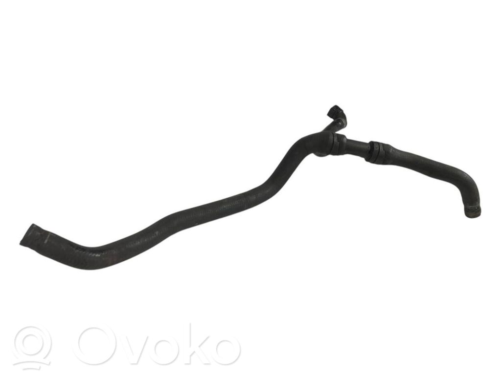 Caurulīte (-es) / šļūtene (-es)