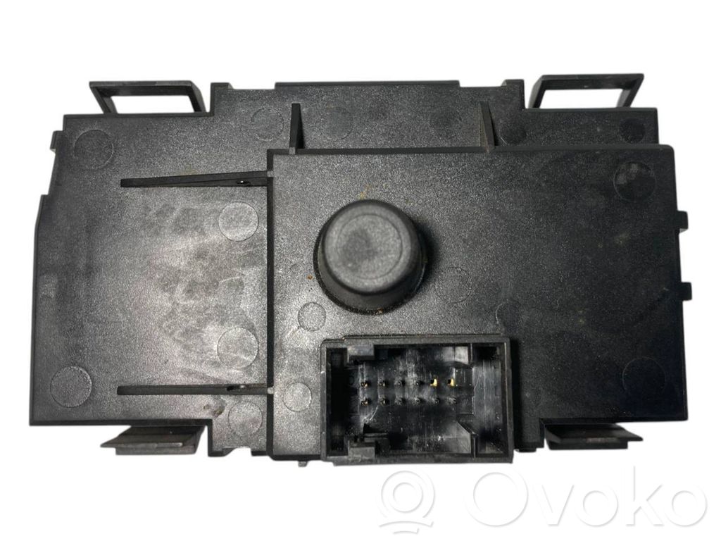 Headlight switch
