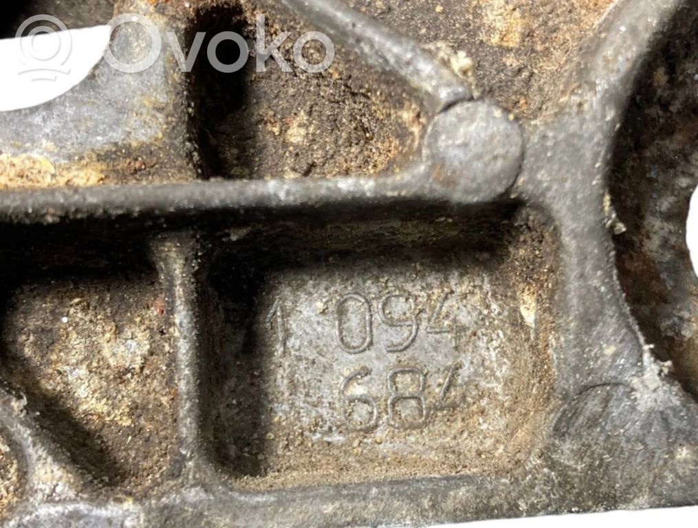 Pārnesumkārbas stiprinājuma kronšteins