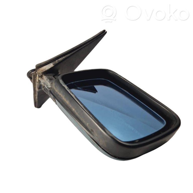 Mirror (electrically controlled)