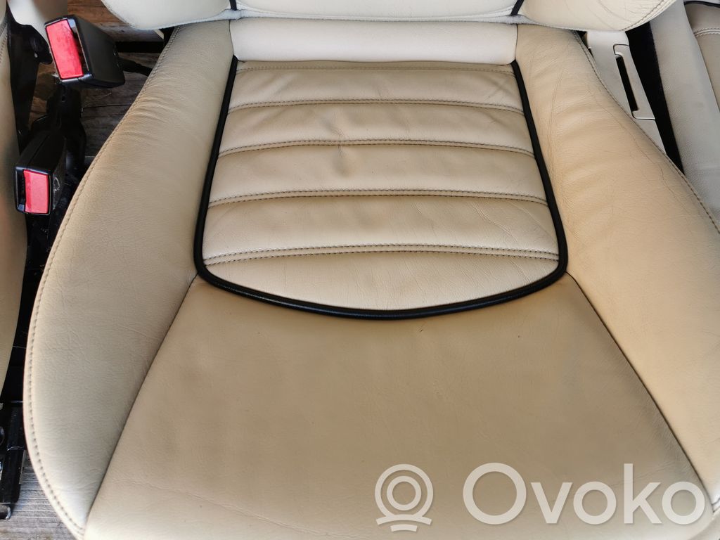 Salona daļu komplekts