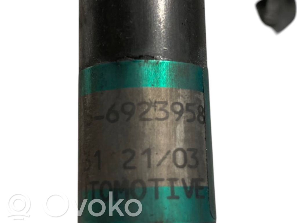 Air conditioner pipe(s) / hose(s)