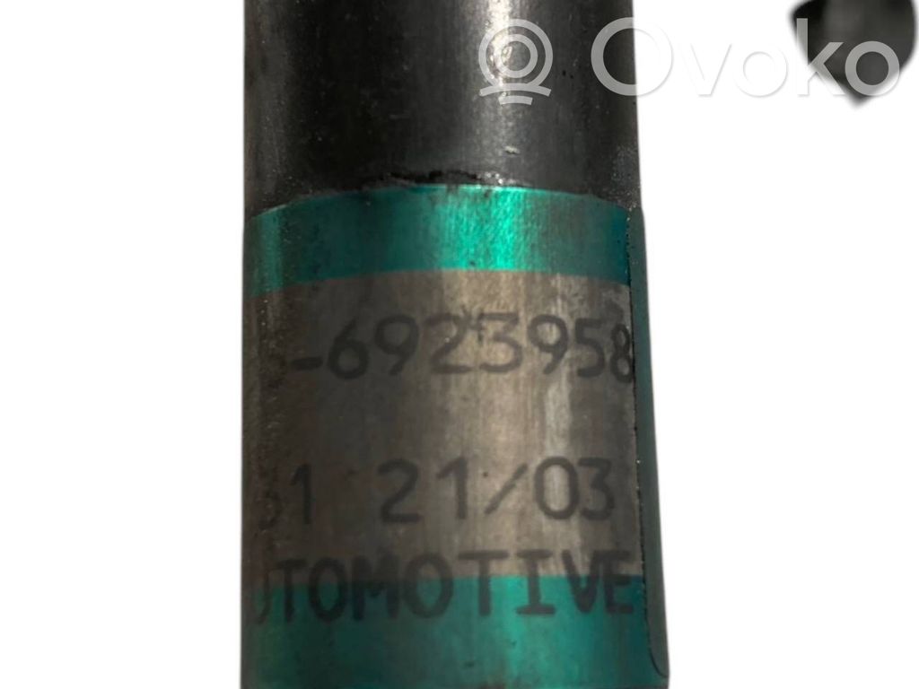 Air conditioner pipe(s) / hose(s)