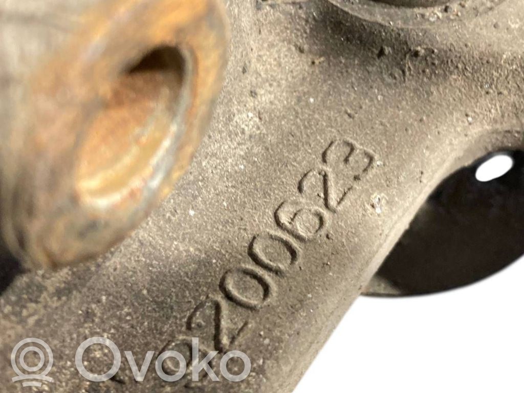 Aizmugurē riteņa rumbas vārpstas šarnīrs (stupica, capfa)