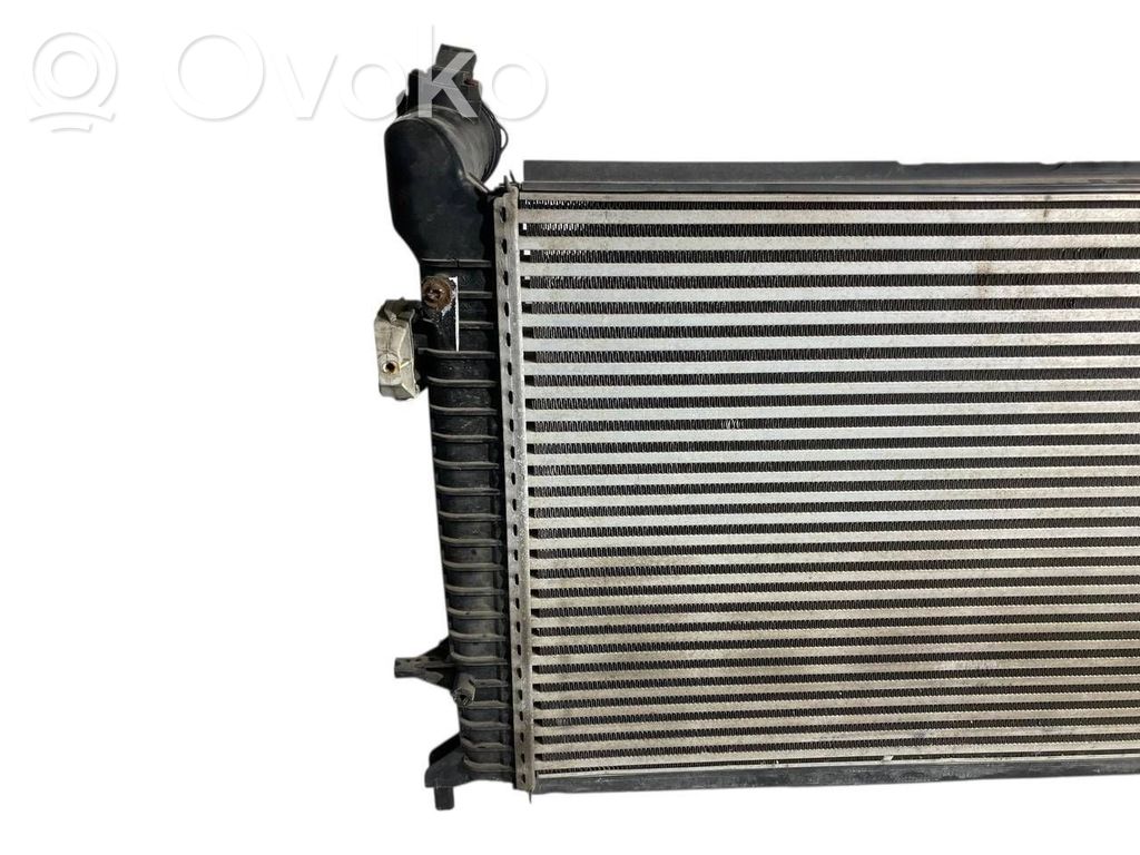 Starpdzesētāja radiators