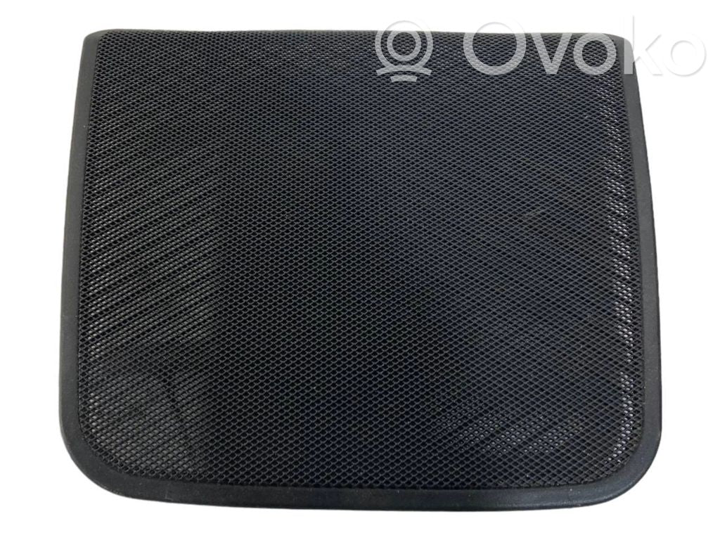 Rear speaker trim