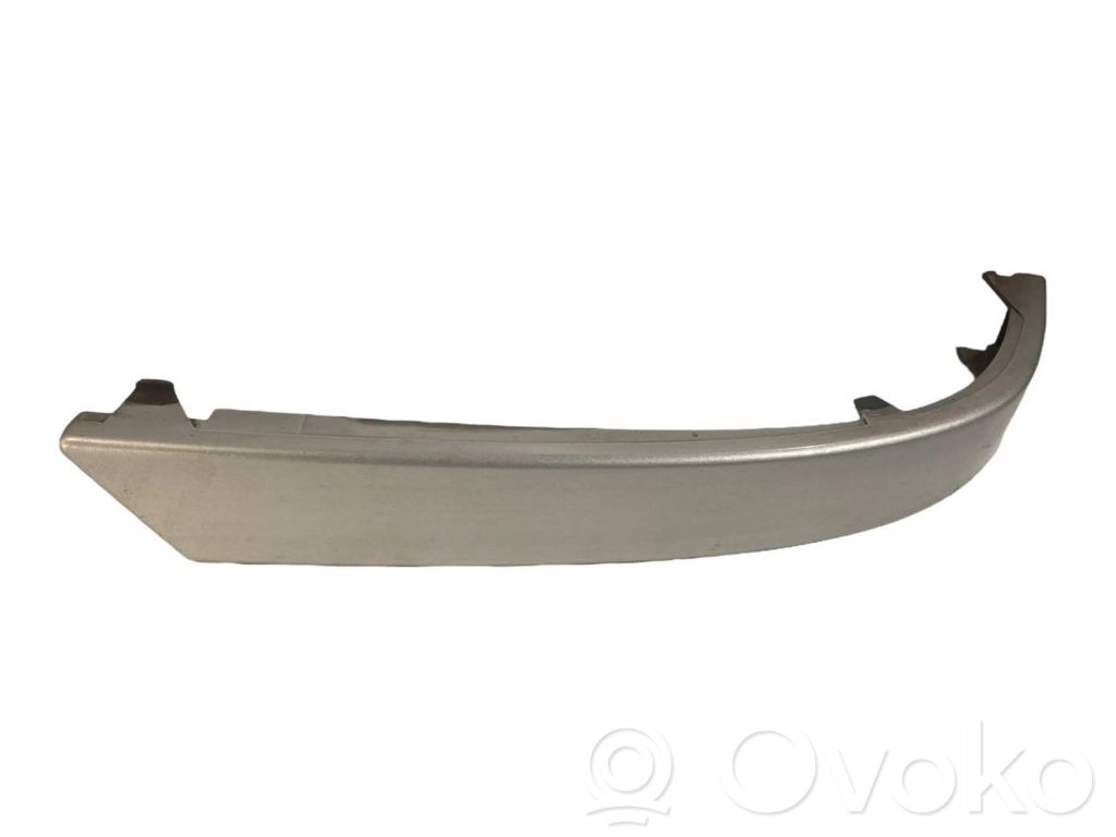 Taillight trim
