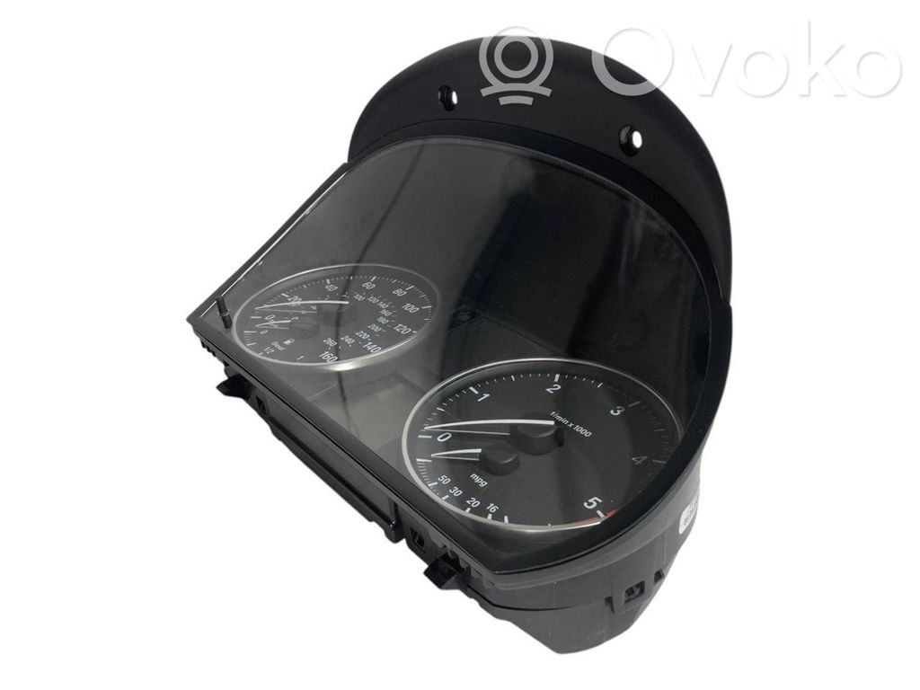 Speedometer (in the instrument panel)