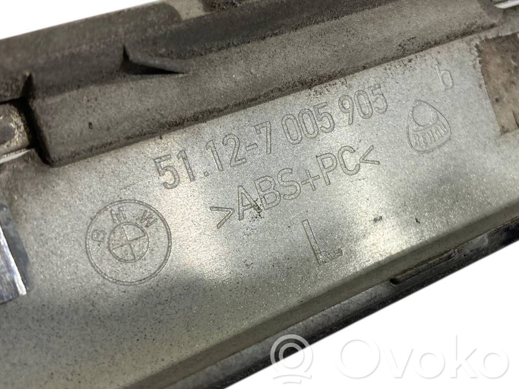 Dekoratīvās aizmugurē bampera ulikas