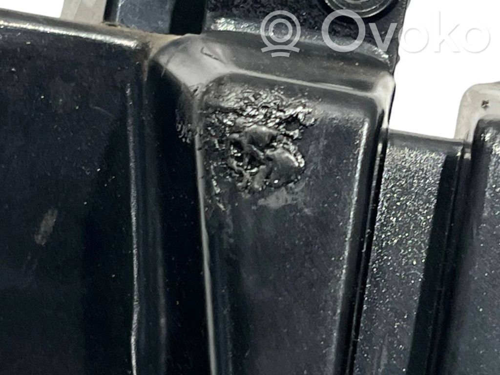 Speaker(s) in front door