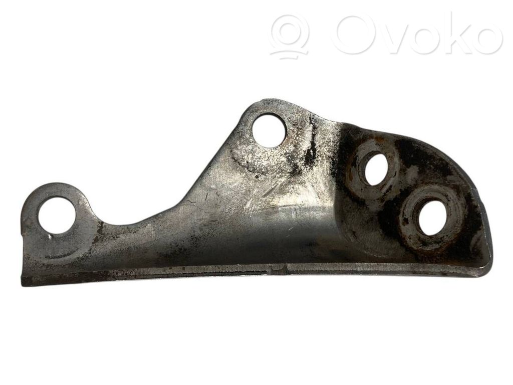 Cita veida dzinēja nodalījuma detaļa