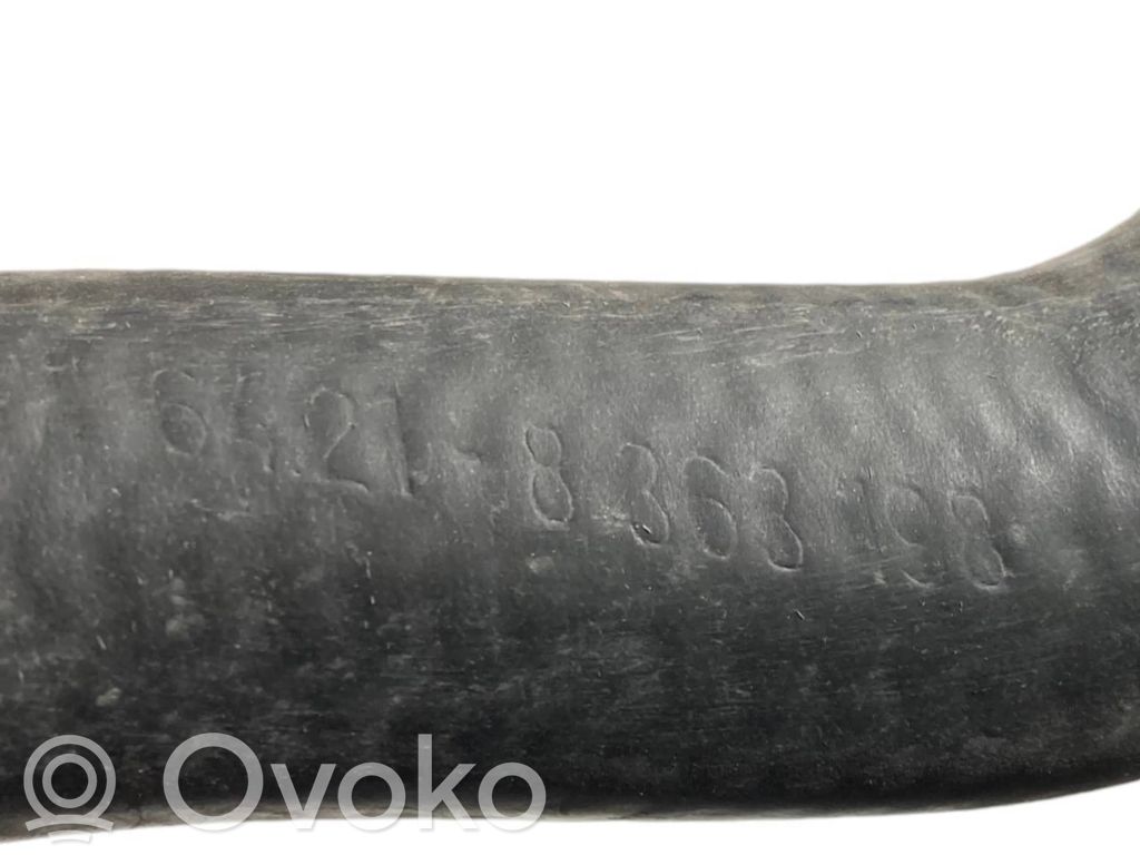 Caurulīte (-es) / šļūtene (-es)