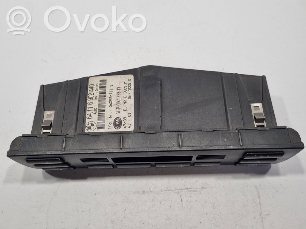 Air conditioning / climate control / interior heating control unit (in the passenger compartment)